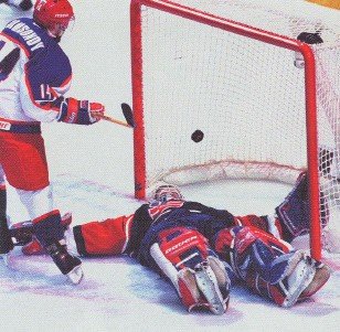 Хоккейное безумие. От Нагано до Ванкувера - i_025.jpg