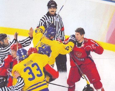 Хоккейное безумие. От Нагано до Ванкувера - i_033.jpg