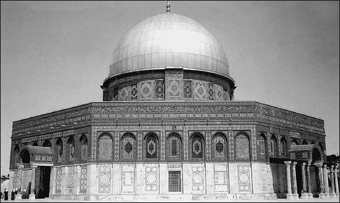 100 великих храмов - i_048.jpg