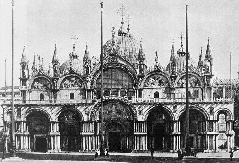 100 великих храмов - i_063.jpg