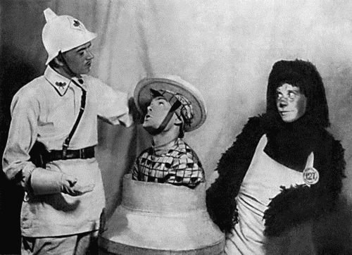 Тень. Голый король. - i_004.jpg