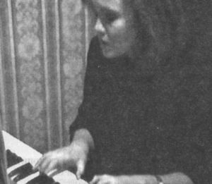 Душа как скрипка. Биография, стихи, воспоминания - i_038.jpg