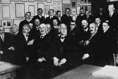 Сто лет криминалистики - i_047.jpg