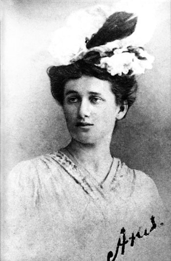 Первая встреча – последняя встреча - i_004.jpg