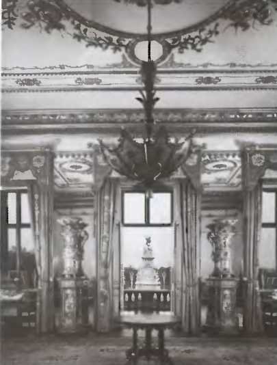 Повседневная жизнь Букингемского дворца при Елизавете II - i_011.jpg