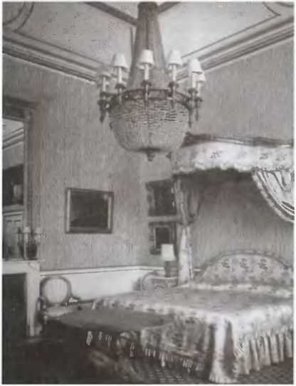 Повседневная жизнь Букингемского дворца при Елизавете II - i_013.jpg