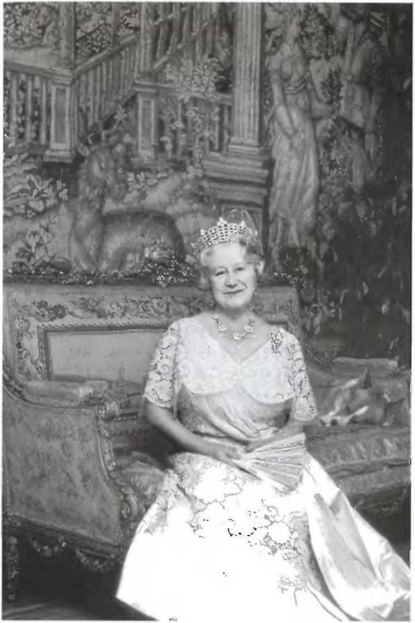 Повседневная жизнь Букингемского дворца при Елизавете II - i_029.jpg