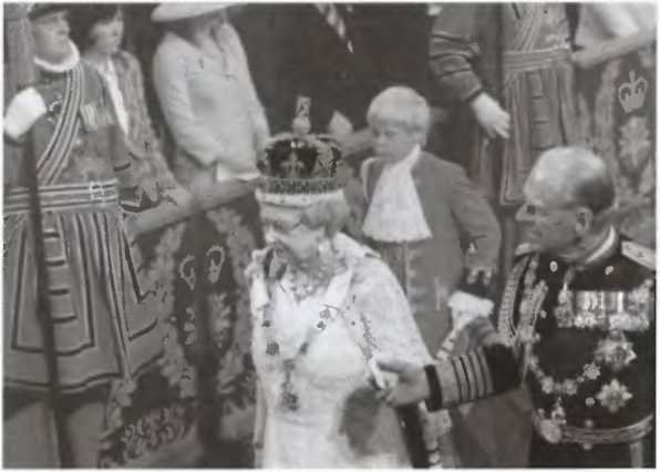 Повседневная жизнь Букингемского дворца при Елизавете II - i_044.jpg