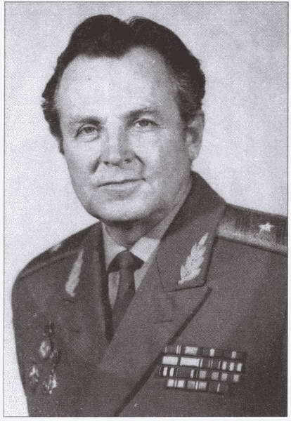 Погоня за ястребиным глазом . Судьба генерала Мажорова - i_025.jpg