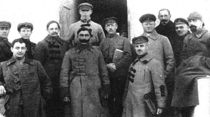 Павел Дыбенко. Пуля в затылок в конце коридора Павел Дыбенко. Пуля в затылок в конце коридора