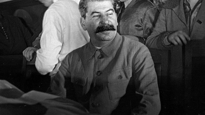 Павел Дыбенко. Пуля в затылок в конце коридора Павел Дыбенко. Пуля в затылок в конце коридора