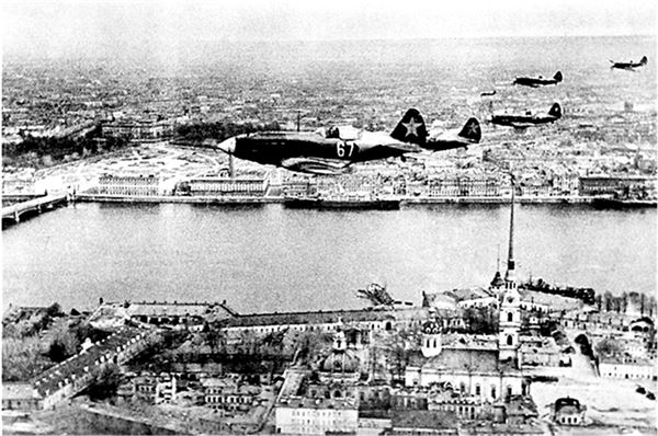 Небо вторжения. Горячее лето 1941 года Небо вторжения. Горячее лето 1941 года