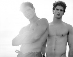 Книга Тяжела и неказиста... (СИ)