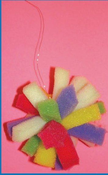 Работа с нетрадиционными материалами в детском саду. Поролон, ватные диски, ватные шарики, гофрированный картон - i_049.jpg