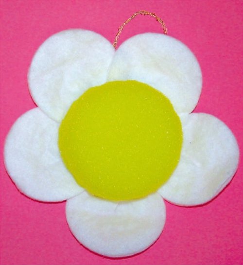 Работа с нетрадиционными материалами в детском саду. Поролон, ватные диски, ватные шарики, гофрированный картон - i_051.jpg