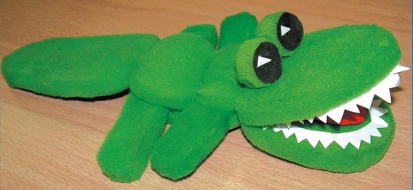 Работа с нетрадиционными материалами в детском саду. Поролон, ватные диски, ватные шарики, гофрированный картон - i_056.jpg