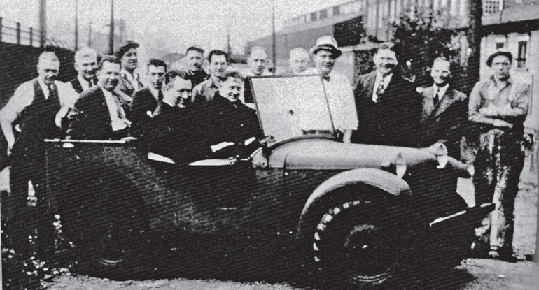 10 автомобилей, которые перевернули мир - i_044.jpg