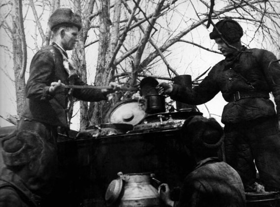 Их послал на смерть Жуков? Гибель армии генерала Ефремова - i_037.jpg