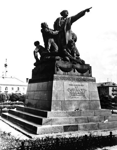 Их послал на смерть Жуков? Гибель армии генерала Ефремова - i_114.jpg