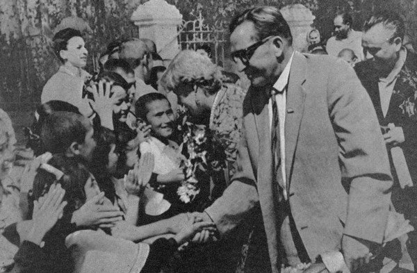 Стихотворения и поэмы - i_005.jpg