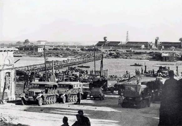 Ростов под тенью свастики - i_001.jpg