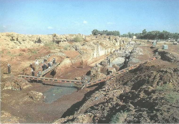 Искусство осады. Знаменитые штурмы и осады Античности - i_011.jpg