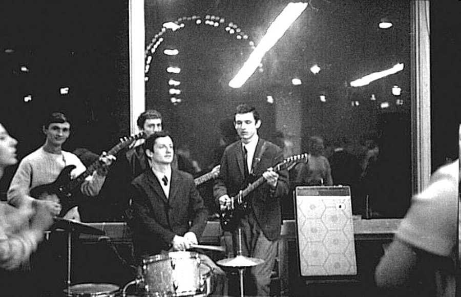 Москва рок-н-ролльная. Через песни – об истории страны. Рок-музыка в столице: пароли, явки, традиции, мода - i_023.jpg