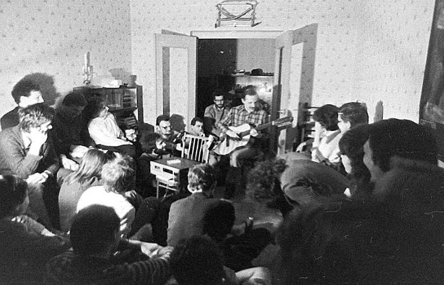 Москва рок-н-ролльная. Через песни – об истории страны. Рок-музыка в столице: пароли, явки, традиции, мода - i_061.jpg