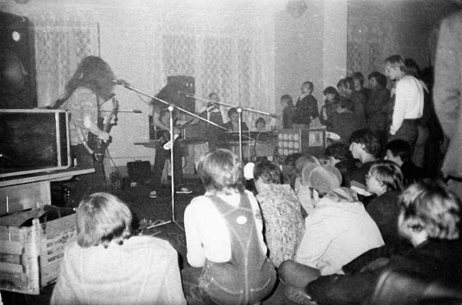 Москва рок-н-ролльная. Через песни – об истории страны. Рок-музыка в столице: пароли, явки, традиции, мода - i_065.jpg