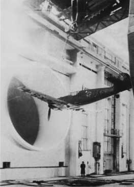 Все авиа-шедевры Мессершмитта. Взлет и падение Люфтваффе - i_053.jpg