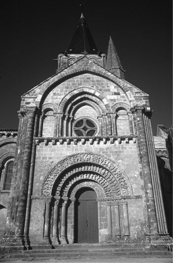 Церкви и всадники - i_015.jpg