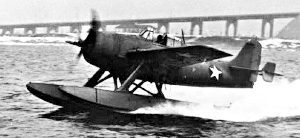 Палубный истребитель Грумман F4F «Уайлдкэт» - i_028.jpg