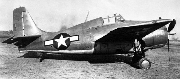 Палубный истребитель Грумман F4F «Уайлдкэт» - i_040.jpg