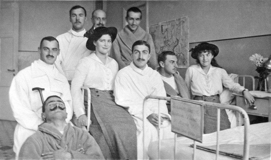 Дневники княжон Романовых. Загубленные жизни - i_044.jpg