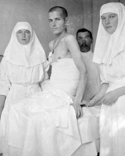 Дневники княжон Романовых. Загубленные жизни - i_045.jpg