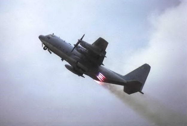Энциклопедия современной военной авиации 1945 – 2002 ч 3 Фотоколлекция - pic_69.jpg