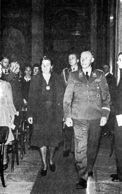 Райнхард Гейдрих — паладин Гитлера<br />(сборник) - i_019.jpg