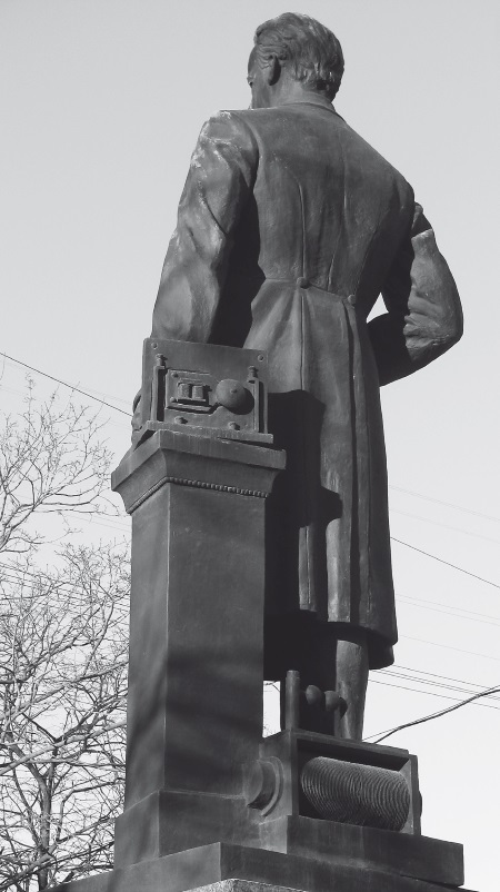 Конспирация, или Тайная жизнь петербургских памятников-2 - i_009.jpg