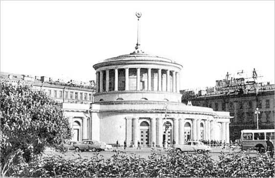 Метрополитен Петербурга. Легенды метро, проекты, архитекторы, художники и скульпторы, станции, наземные вестибюли - i_021.jpg