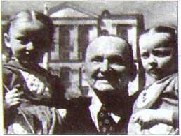 Исторические хроники с Николаем Сванидзе. Книга 2. 1934-1953 - i_142.jpg