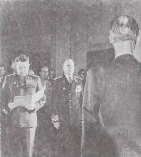 Как мы управляли Германией - i_084.jpg