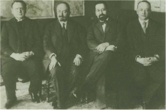 Открывая новые страницы...<br />(Международные вопросы: события и люди) - i_006.jpg