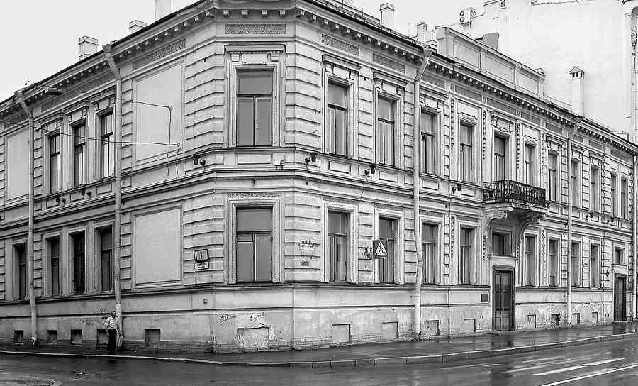 История петербургских особняков. Дома и люди - i_041.jpg