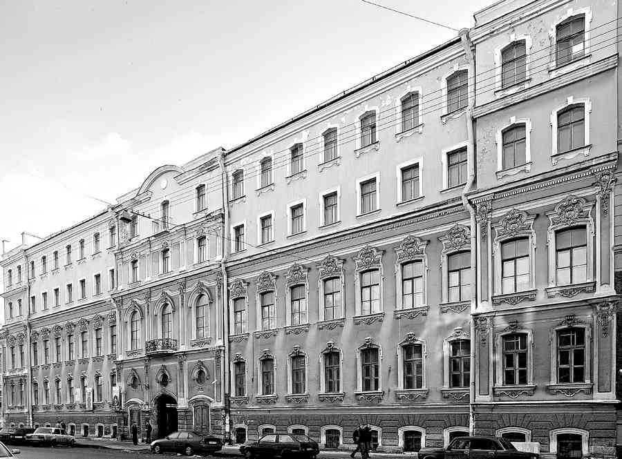 История петербургских особняков. Дома и люди - i_061.jpg
