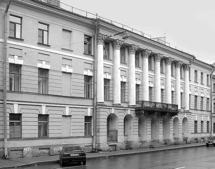 История петербургских особняков. Дома и люди - i_092.jpg