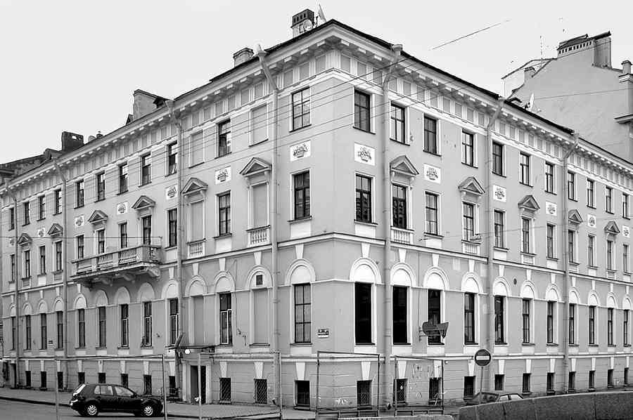 История петербургских особняков. Дома и люди - i_101.jpg