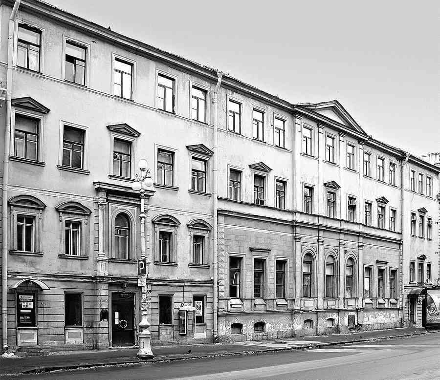История петербургских особняков. Дома и люди - i_109.jpg
