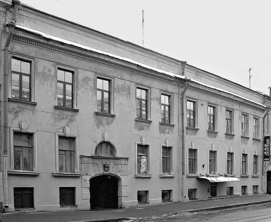 История петербургских особняков. Дома и люди - i_120.jpg