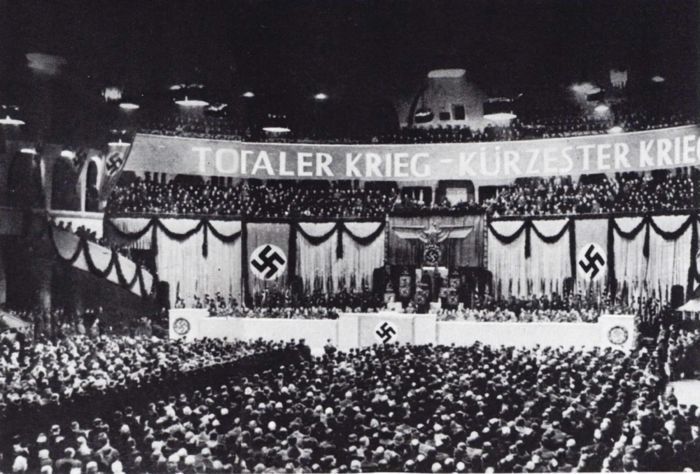 Тысяча четыреста восемнадцать дней<br />(Рассказы о битвах и героях Великой Отечественной войны) - i_089.jpg