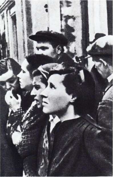 Тысяча четыреста восемнадцать дней<br />(Рассказы о битвах и героях Великой Отечественной войны) - i_161.jpg